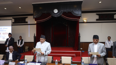 प्रतिनिधिसभाका नवनियुक्त सचिव अधिकारीले लिए शपथ
