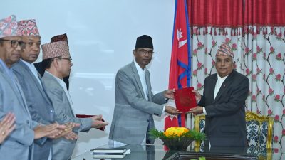 राष्ट्रपति समक्ष थारु आयोगको प्रतिवेदन पेश