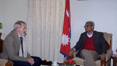 गृहमन्त्री लेखक र एडिबी निर्देशकबिच भेटवार्ता