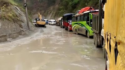 नारायणगढ- बुटवल सडकको दाउन्ने क्षेत्र अबरुद्ध