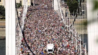 हंगेरीमा सरकार विरोधी प्रदर्शनमा हजारौं सहभागी