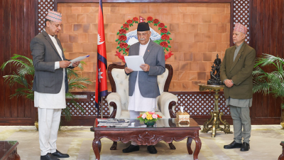 कुलपति ओलीसमक्ष त्रिविका उपकुलपति अर्यालको शपथ