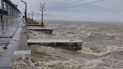 सप्तकोशीमा जलसतह बढ्दो,३८ वटा ढोका खोलियो