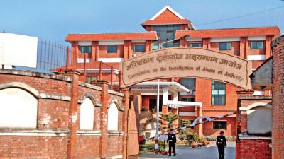 मालपोत कार्यालय धुलिखेलका खरिदार दुई लाख घुससहित नियन्त्रणमा