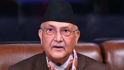 सेनाको ब्यारेकबाट बाहिर आए ओली
