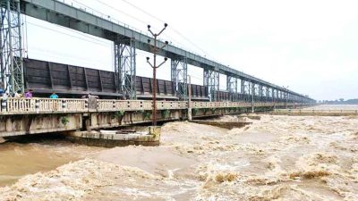 कोशी ब्यारेजका २७ ढोका खोलिए