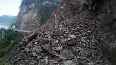 मुग्लिन–नागढुंगा सडकखण्ड अवरुद्ध
