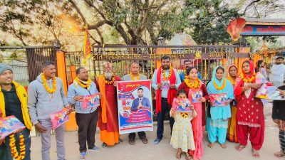 चमेली माईको दर्शन गर्दै सर्लाही–२ उम्मेदवार चन्द्रभुषण साह चुनावी अभियानमा