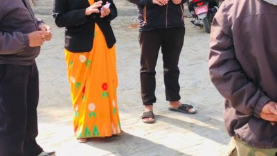 आजपा काठमाडौं–६का उम्मेदवार सफलता बोगटीको घरदैलो तिब्र, मोबाइलमा मतदान गर्न&hellip;