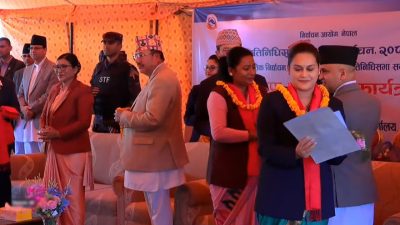 समानुपातिकतर्फ निर्वाचित सांसदहरूलाई प्रमाणपत्र वितरण