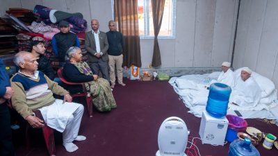 एमाले अध्यक्ष ओली भेट्न गुण्डु पुगिन् प्रधानमन्त्री कार्की