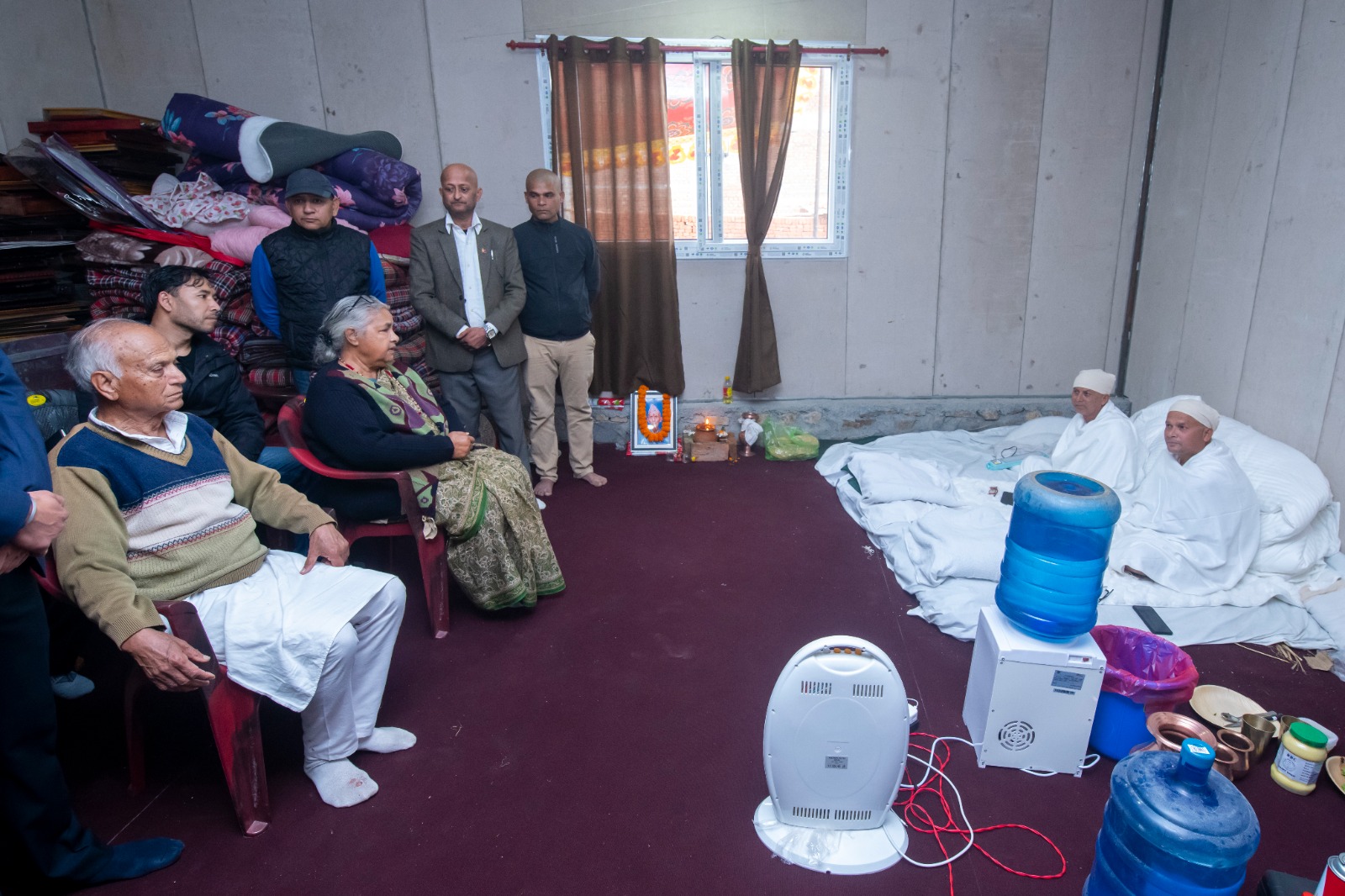 एमाले अध्यक्ष ओली भेट्न गुण्डु पुगिन् प्रधानमन्त्री कार्की