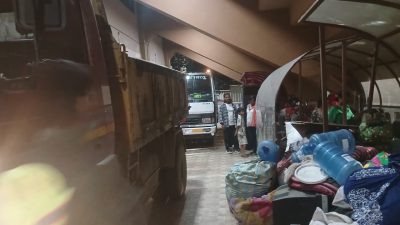 थापाथलीसहित तीन बस्ती हटाइँदा १४४ परिवार सम्पर्कमा, अस्थायी बसोबासको व्यवस्था