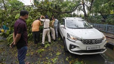उत्तर प्रदेशमा भीषण आँधी–वर्षा: ८९ जनाको मृत्यु, दर्जनौँ घाइते