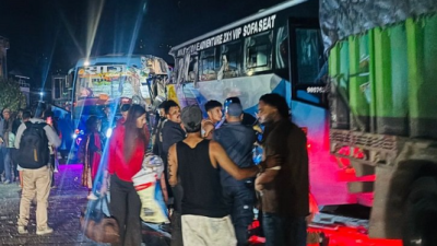 धादिङमा तीन सवारी एकआपसमा ठोक्किँदा ३७ जना घाइते