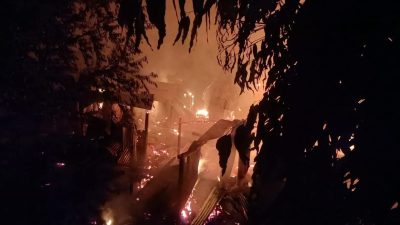सप्तरीको तिलाठी कोइलाडीमा आगलागीमा परि १२ घरगोठ जले