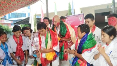 गुरु पूर्णिमामा आइकेओ क्योकुशिनकाई कराते डोजो नखिपोटका खेलाडीद्वारा गुरु सम्मान